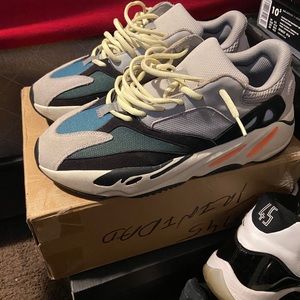 Yeezy 700 wave runner